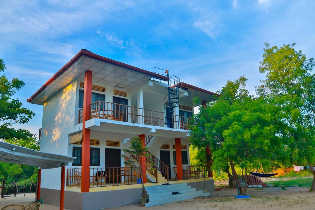 Autumn Moon Beach Cabanas Тангалла Экстерьер фото
