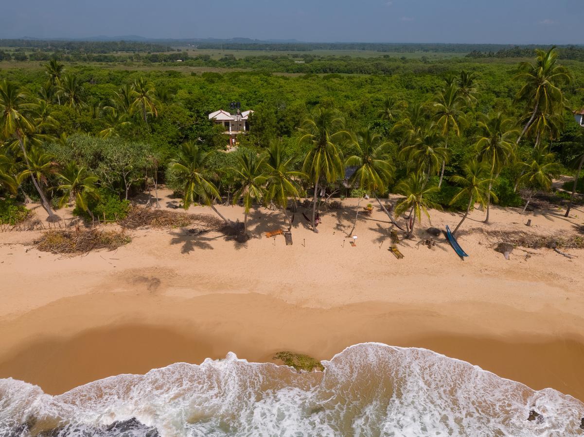 Autumn Moon Beach Cabanas Тангалла Экстерьер фото